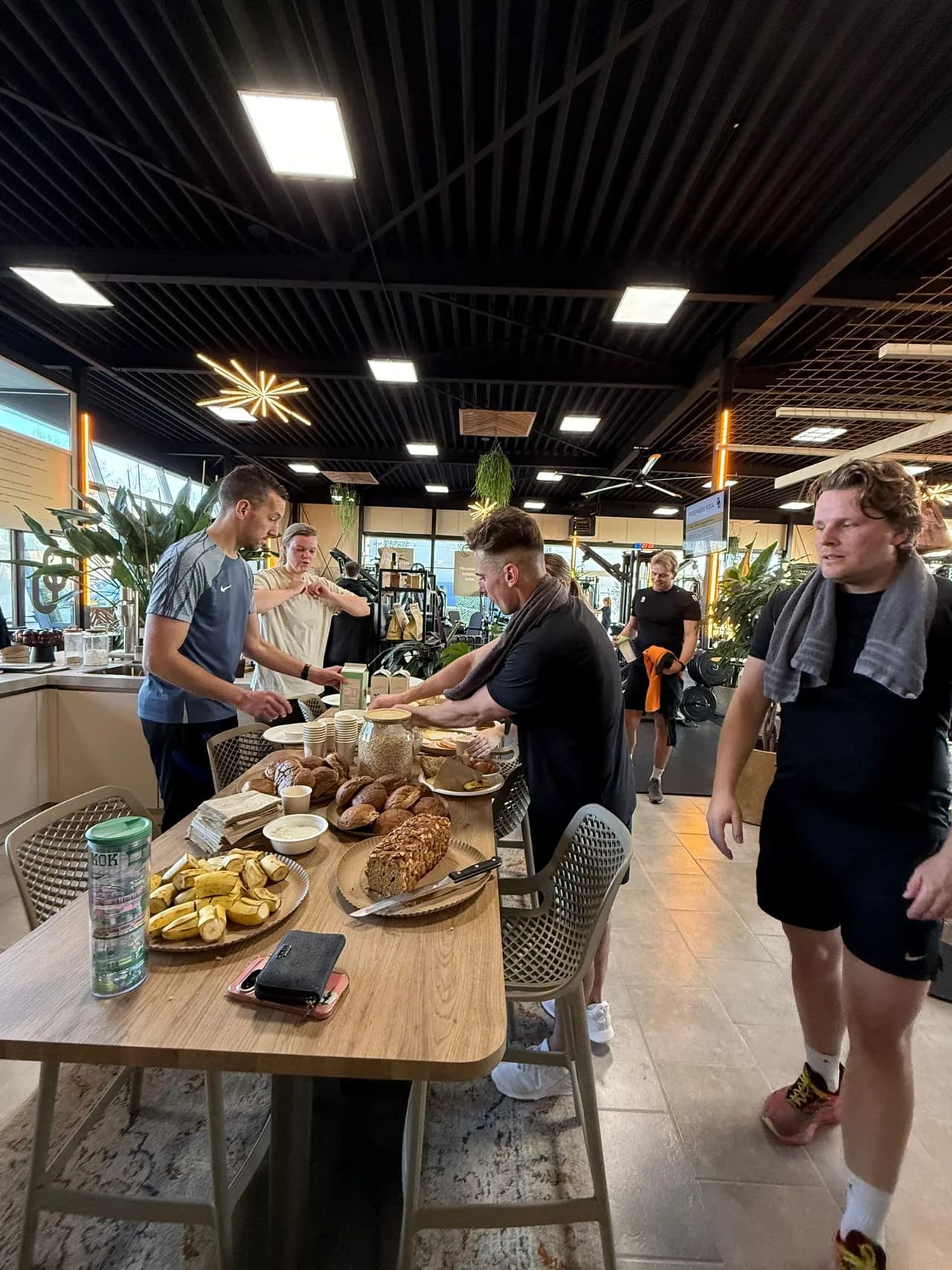 Sportieve Hyrox uitdaging met ontbijt — foto 12