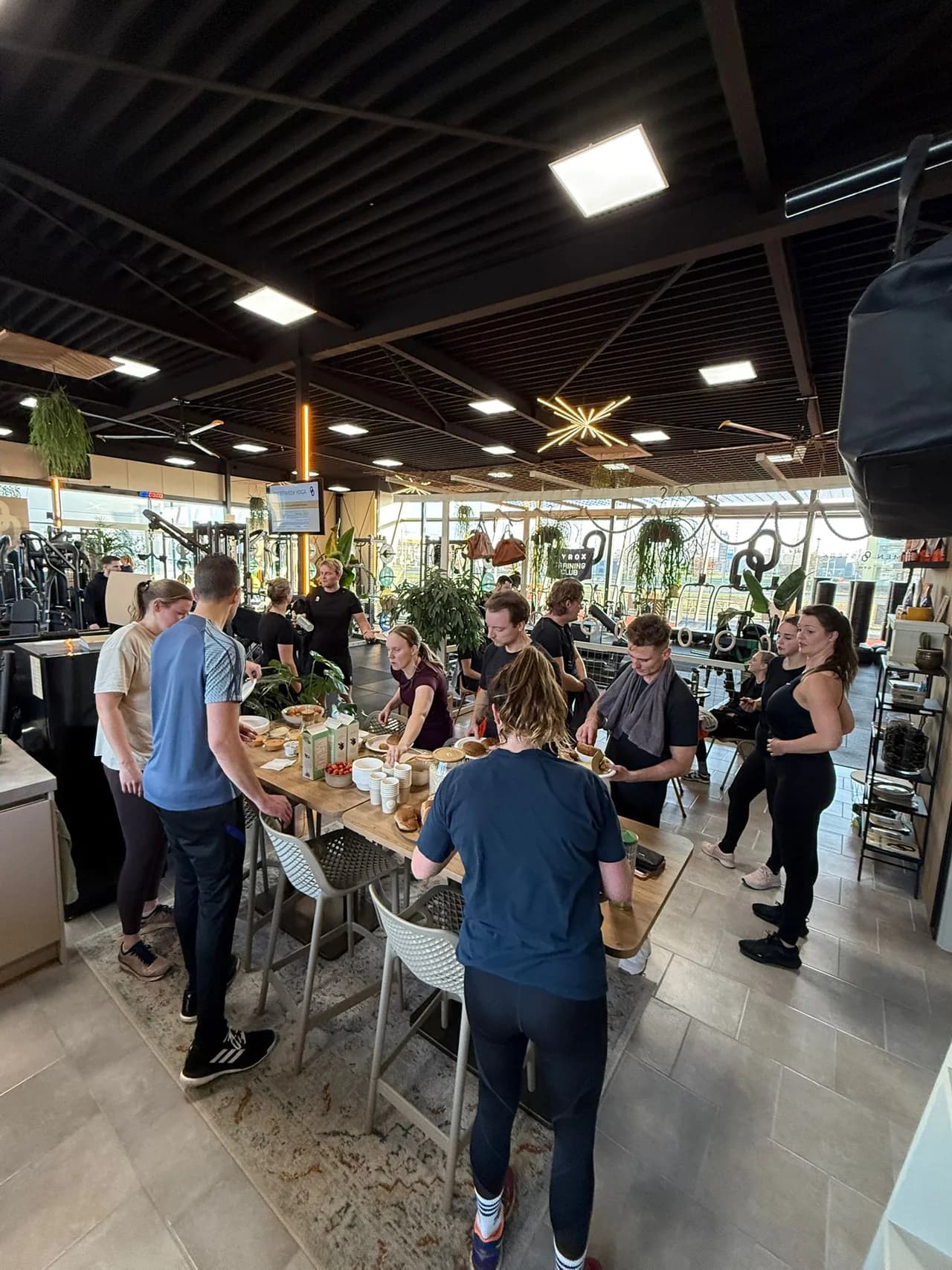 Sportieve Hyrox uitdaging met ontbijt — foto 1